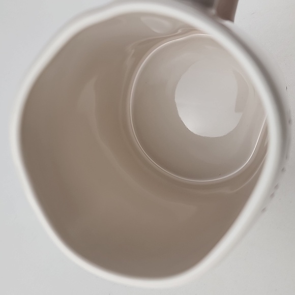 ⭐️2/ $50⭐️ Rae Dunn Artisan Collection White Coffee Tea Mug HUGS &  KISSES - Picture 6 of 10
